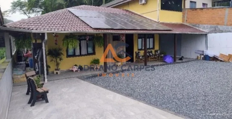 Casa com 03 quartos em Blumenau, SC - bairro passo manso, Adriano Carpes Imóveis vende