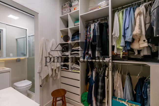 Imagem Apartamento reformado no primeiro andar em prédio charmoso da Ru Dr Gabriel dos Santos