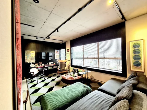 Imagem O apartamento, projetado pelo renomado arquiteto Marlon Gama, que já participou da Casa Cor São Pa...