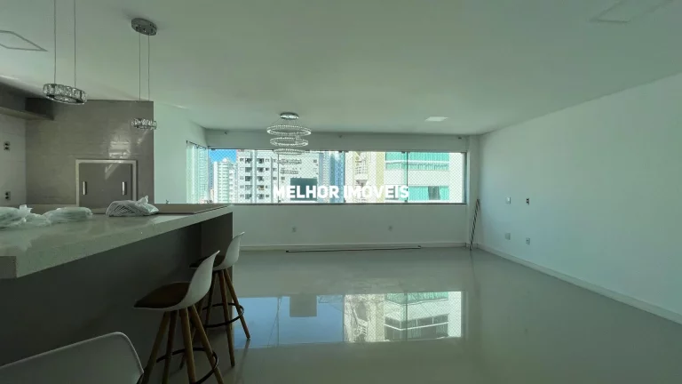 Imagem Apartamento a venda com 03 suítes no Centro de Balneário Camboriú