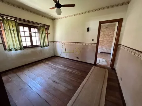 Imagem Casa térrea com terreno de 1.100m² para reforma ou demolição e construção