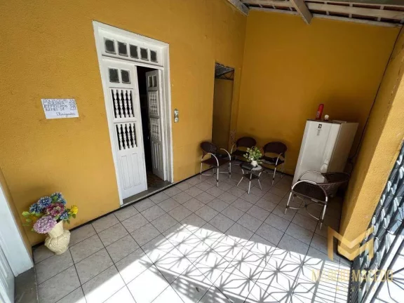 Imagem Casa com 6 dormitórios à venda, 250 m² por R$ 550.000,00 - Monte Castelo - Fortaleza/CE