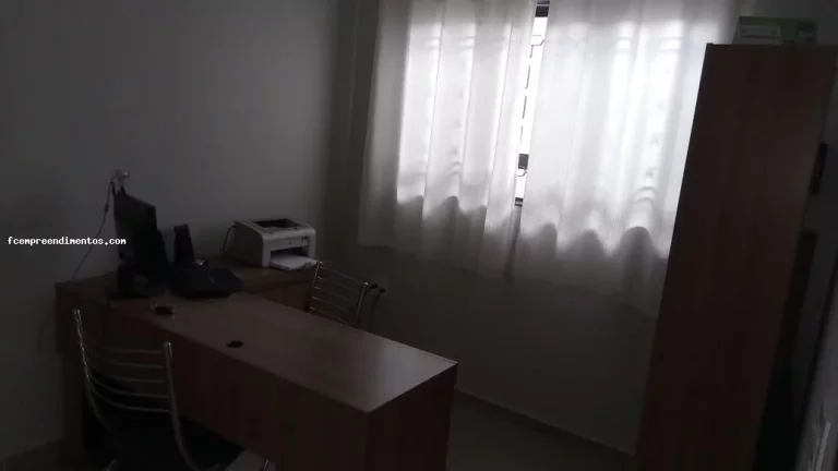Imagem Casa para Venda em Araras, Jardim Santa Olívia II, 3 dormitórios, 1 suíte, 1 banheiro, 1 vaga