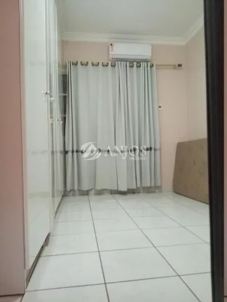 Imagem CASA Á VENDA, ACEITA FINANCIAMENTO, NO JARDIM MARINGA EM SINOP - MT.