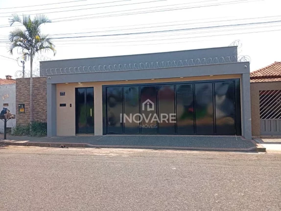 Imagem Casa com 3 dormitórios à venda, 280 m² por R$ 1.500.000,00 - Setor Afonso Pena - Itumbiara/GO