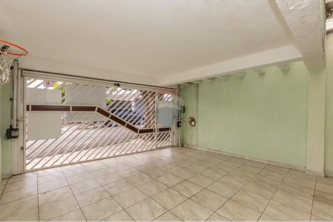 Imagem Casa a venda na Vila Marari 180m² 3 dormitórios 2 suítes, 4 Vagas Churrasqueira 5WC