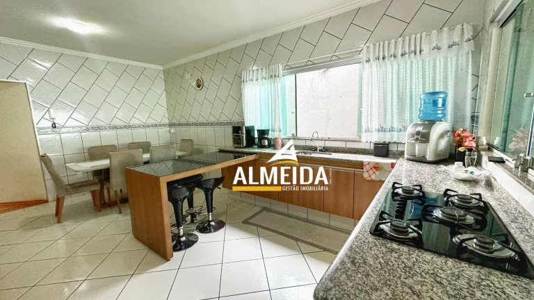 Imagem Casa com 3 dormitórios à venda, 257 m² por R$ 899.000,00 - Centro - Santa Gertrudes/SP