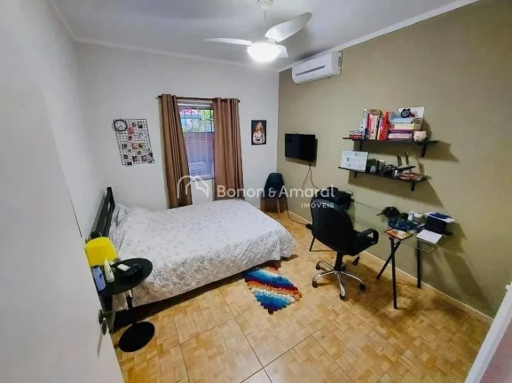 Imagem Encantadora residência com 180m² de construção, perfeita para quem busca conforto, praticidade e...