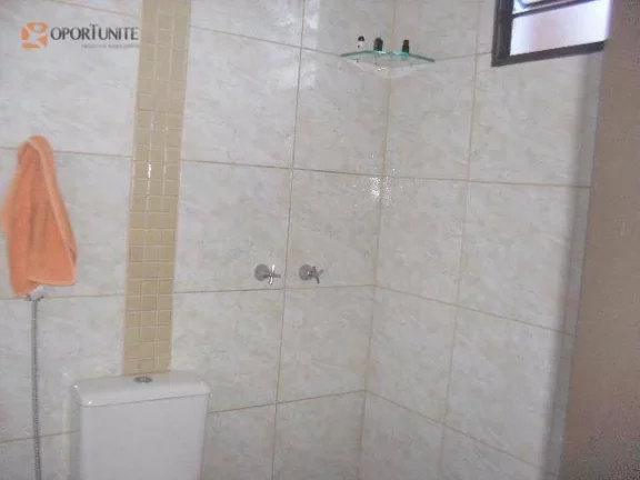 Imagem Sobrado residencial com piscina à venda.