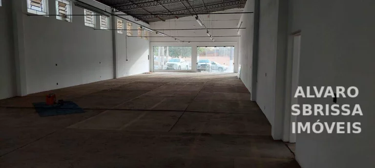 Imagem Galpão comercial com 700 m2 mais 200 m2 no subsolo para locação no B São Luíz em Itu SP localização perfeita para comércios em geral ou igrejas