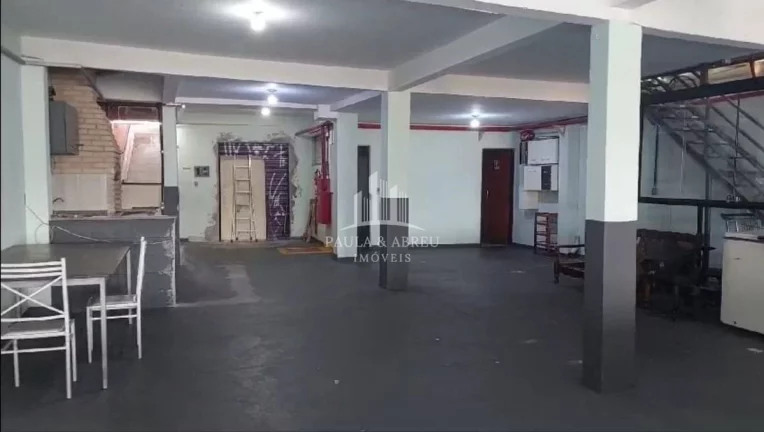 Imagem Aluga-se Salão Comercial de 200m², Energia Trifásica, Acesso 17 degraus, Churrasqueira, Banheiros no Jardim Campo Verde, Mauá-SP