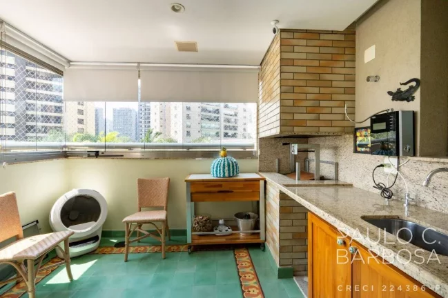Imagem Vila Suzana Venda - 3 Dormitórios (2 Suítes) - 4 Vagas - 250m²