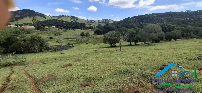 Imagem Refúgio Natural em Paraisópolis: Terreno Exclusivo com 5 Fontes de Água!