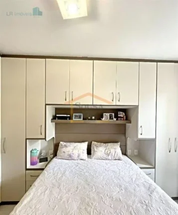 Imagem Casa em condomínio fechado, 2 dormitórios, sendo os 2 suítes, sala 2 ambientes, cozinha planejada...