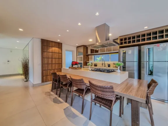Imagem Imperdível! Casa de luxo à venda em Riviera de São Lourenço Módulo 28, 6 quartos, 6 suítes, 3 salas, 6 vagas de garagem - 406,02 m².