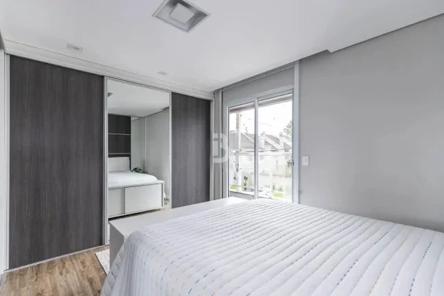 Imagem Sobrado Triplex à Venda – Alto Padrão e Sustentabilidade a Uma Quadra do Parque Atuba