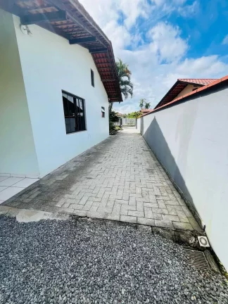 Imagem Casa com 2 dormitórios sendo 1 suíte e 10 vagas sendo 3 cobertas - Costa e Silva | Joinville/SC