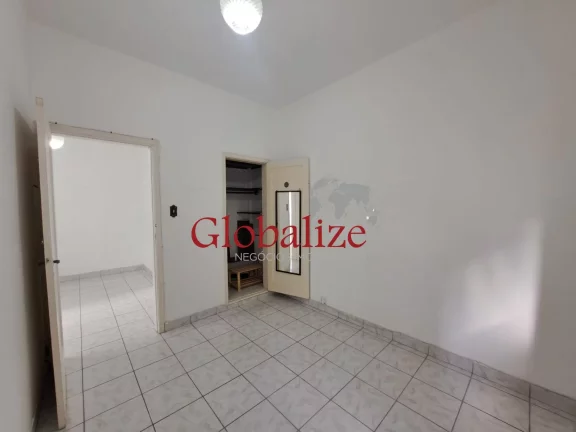 Imagem Apartamento à venda com 55m², 2 quartos, elevador, vaga, 1 quadra da praia por R$427.000,00 no Boqueirão em Santos