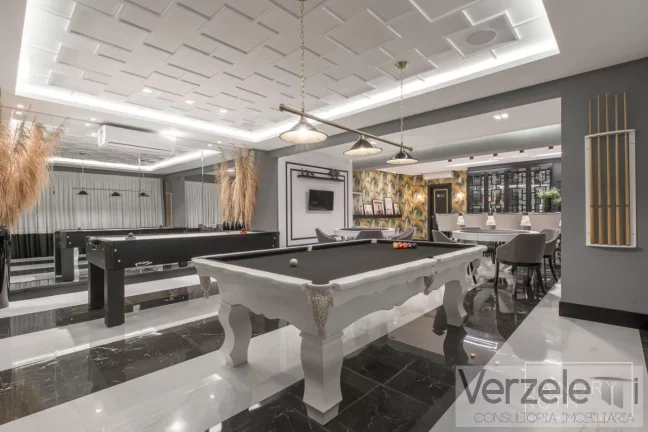 Imagem Apartamento 4 ou + dormitórios para Venda em Itapema / SC no bairro Meia Praia