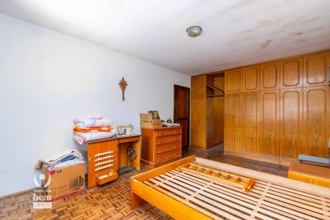 Imagem Casa Térrea averbada com 4 quartos à venda, 377 m² por R$ 1.690.000 - Capão da Imbuia - Curitiba/PR