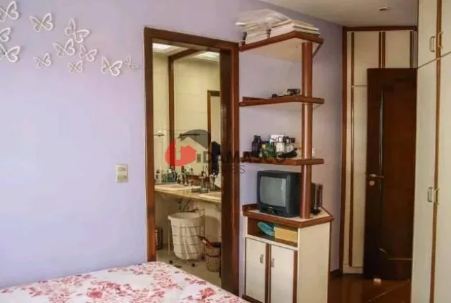 Imagem Sobrado à venda 3 Quartos, 3 Suites, 4 Vagas, 245M², Cerâmica, São Caetano do Sul - SP