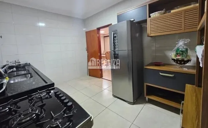 Imagem Casa padrão à venda com 4 dormitórios no Residencial Estados Unidos - Uberaba