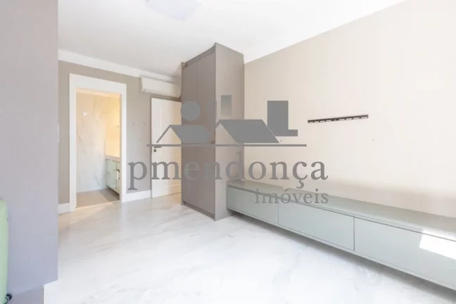 Imagem Apartamento à Venda em Perdizes todo reformado com 3 quartos e 2 vagas, 120m²
