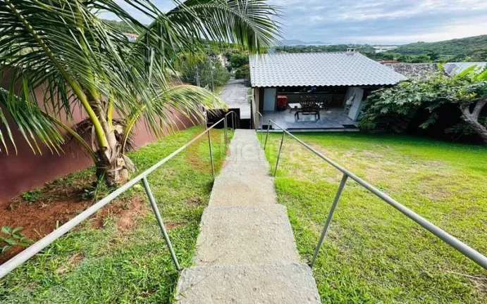 Imagem Excelente casa de 3 quartos com suíte no Bosque do Peró em Cabo Frio.