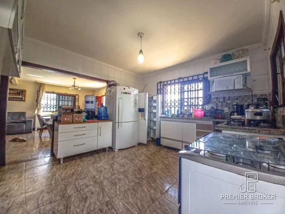 Imagem Casa à venda, 263 m² por R$ 900.000,00 - Fazendinha - Teresópolis/RJ
