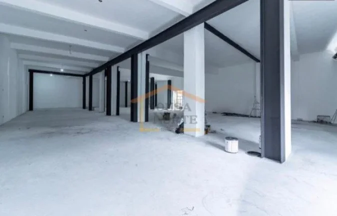 Imagem Salão comercial amplo, 420m², ideal para diversos tipos de comércio ou prestação de serviços. ...