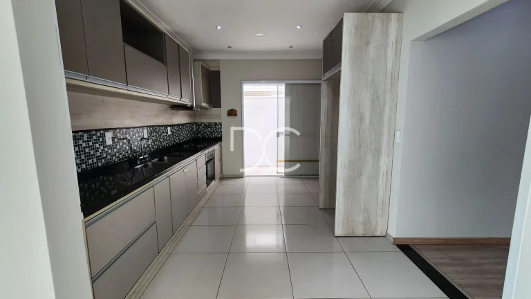 Imagem Condomínio Portobello - Venda Casa Térrea | AC 147,28m² | AT 250m² | 3 Dorm | 1 Suíte | 3 Ban | 4 vagas