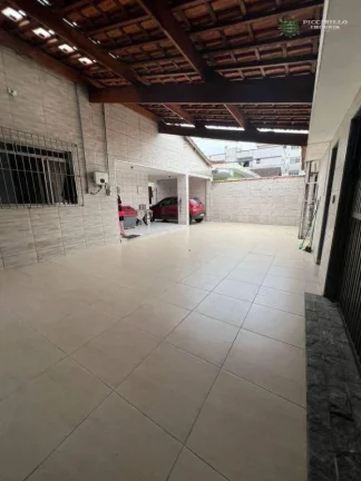 Imagem Casa com 5 dormitórios à venda, 200 m² por R$ 960.000,00 - Tupi - Praia Grande/SP