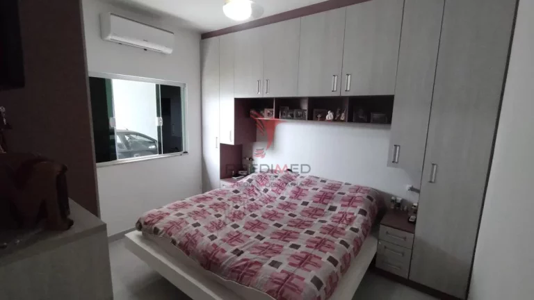 Imagem Casa recente, com quintal, área gourmet, churrasqueira,piscina. Bairro clube dos 500