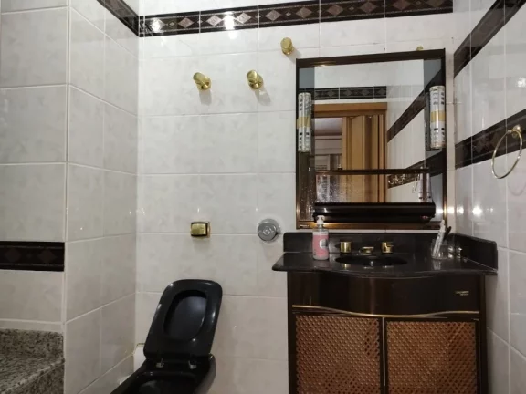 Imagem Imperdível casa à venda em São Paulo-SP, Vila Londrina: 5 quartos, 3 suítes, 7 banheiros, 5 vagas de garagem, 450m².