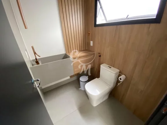 Imagem Casa em Condomínio com Lazer e Lago
