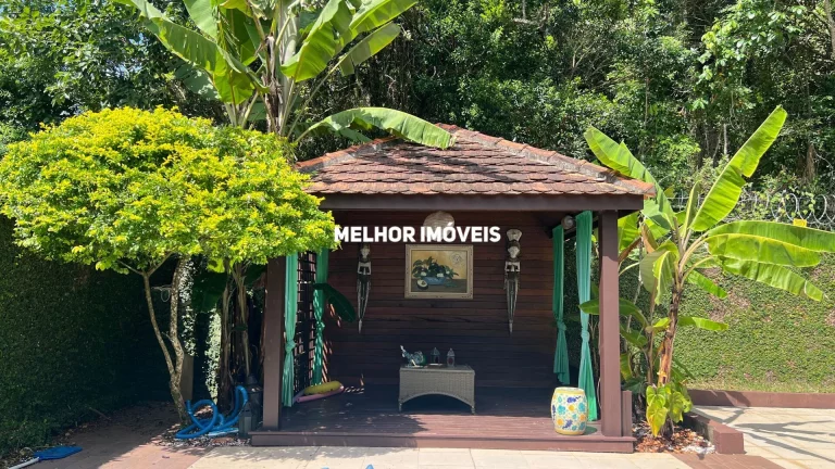 Imagem Casa a venda no Condomínio Ariribá com 600m² em Balneário Camboriú