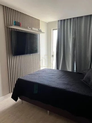 Imagem Excelente casa decorada em condomínio fechado com cinco suítes e espaço gourmet a venda em Lauro de Freitas
