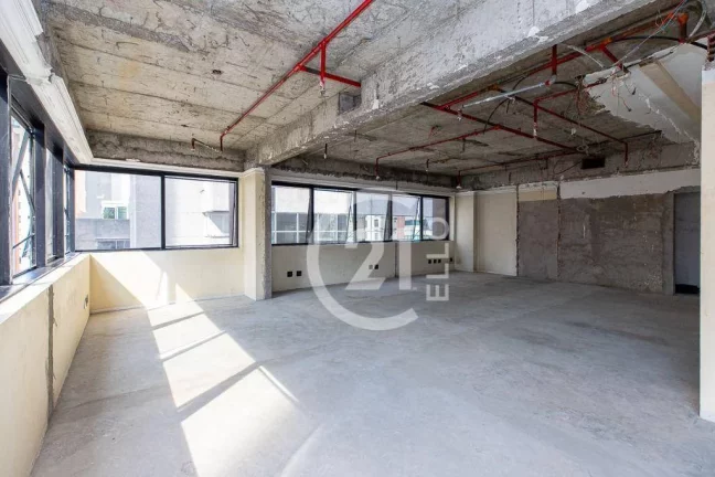 Imagem Oportunidade no Itaim - Conjunto Comercial à Venda em condomínio excelente