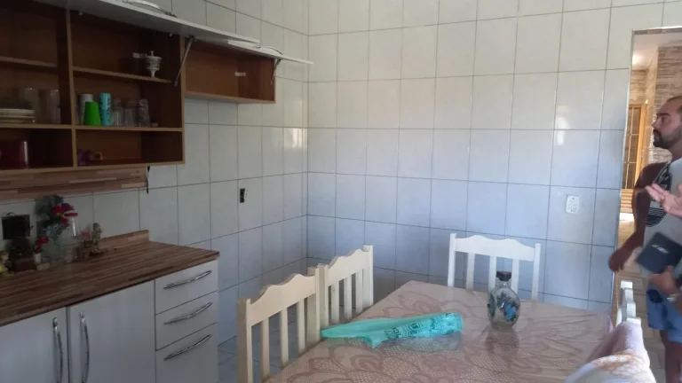 Imagem Casa para Venda em Itanhaém, Loty, 3 dormitórios, 1 suíte, 1 banheiro, 4 vagas