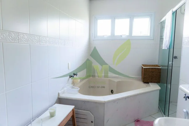 Imagem Casa de Alto Padrão no Condomínio Vale do Flamboyant em Atibaia-SP