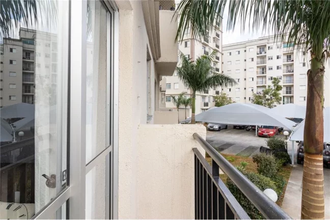 Imagem Apartamento com 3 dormitórios, 60m², com sacada - condomínio com piscina - Jaraguá/SP
