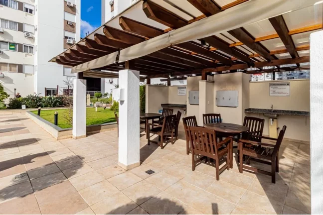 Imagem Apartamento à venda em Porto Alegre, Passo da Areia, com 2 quartos, 58m²