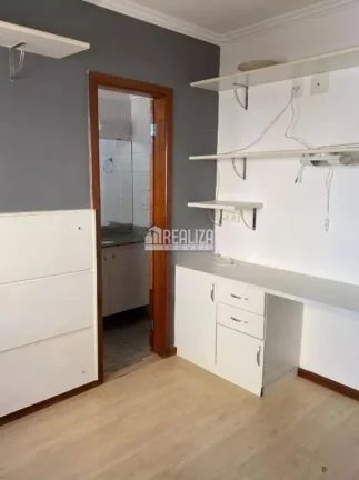 Imagem Apartamento Duplex de Cobertura no Condomínio Residencial Shopping - 3 quartos sendo 2 suítes e Móveis Planejados no Bairro Santa Maria, em Uberaba