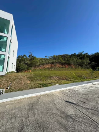 Imagem Terreno com 382,51m² em condomínio fechado no bairro Nova Esperança em Balneário Camboriú