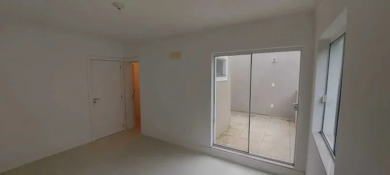 Imagem Casa com 5 suítes e 5 vagas na garagem na Praia dos Amores - Balneário Camboriú/SC