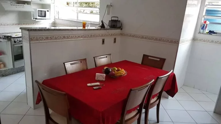 Imagem CASA COM 3 QUARTOS, SUITE, LOJA, SAUNA. NOVA FRIBURGO.