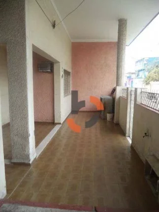 Imagem Oportunidade no Centro de NI: Casa Térrea com 2 Vagas a Pé do Calçadão