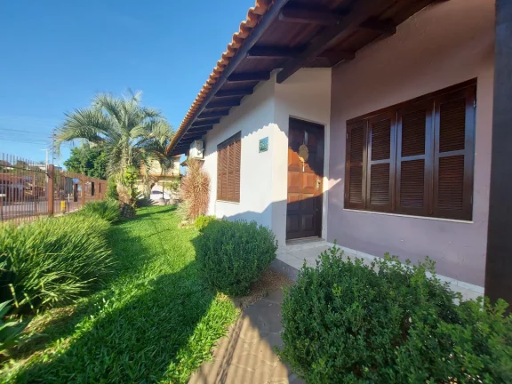 Ampla casa de 3 quartos com 145 metros construídos e 377 metros de terreno