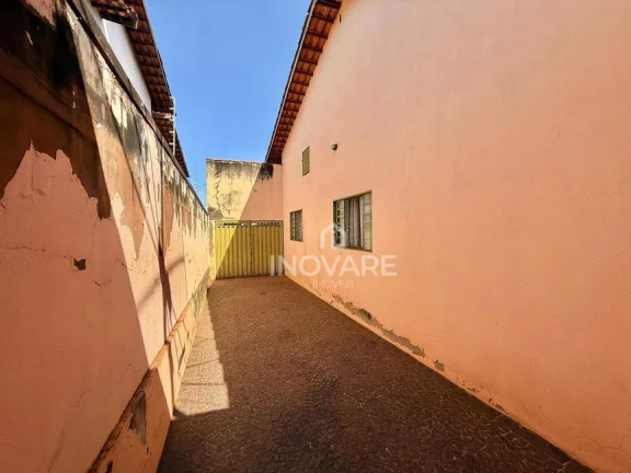 Imagem Casa com 3 dormitórios à venda, 234 m² por R$ 600.000,00 - Alto da Boa Vista - Itumbiara/GO