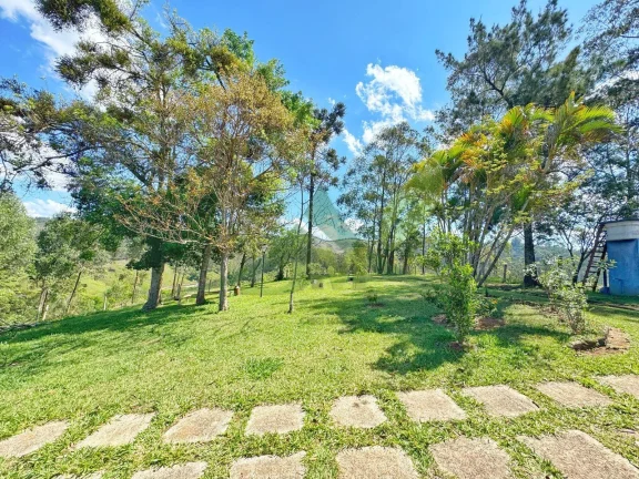Imagem Sítio de Alto Padrão à Venda em Piracaia, SP - Vista para Represa